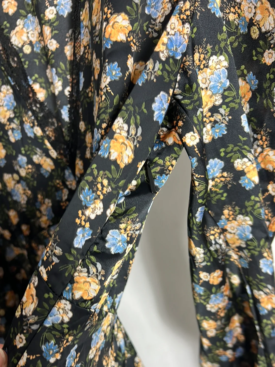 MANGO. Vestido midi detalle mangas y encaje . T S - Imagen 4