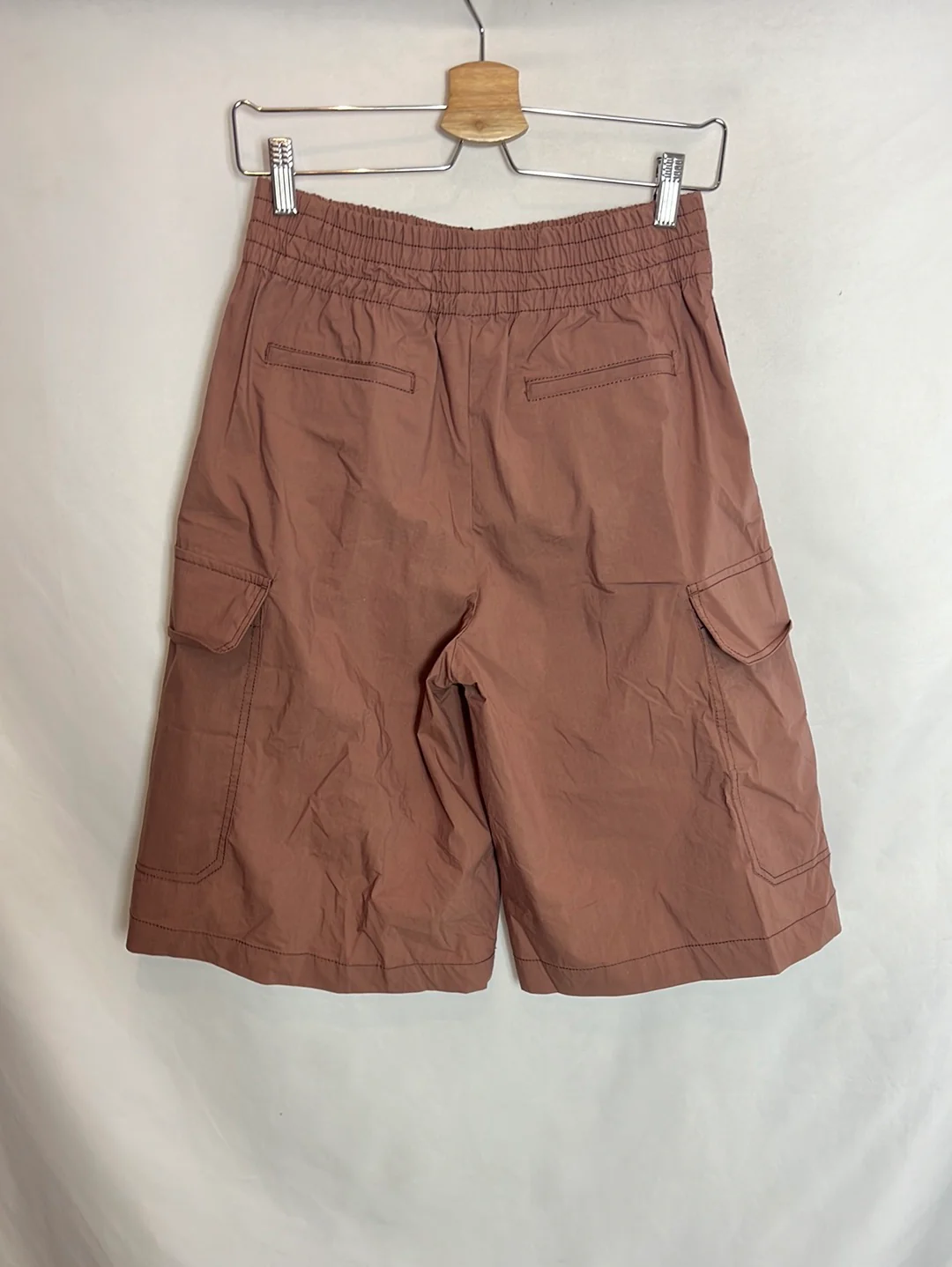 ZARA. Bermuda rosa impermeable T.s - Imagen 4