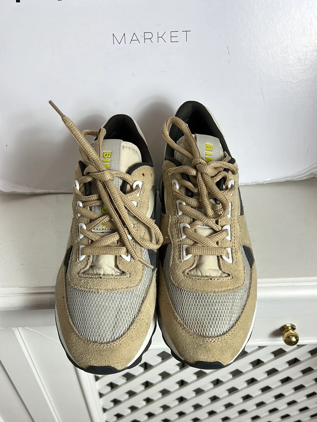 BIMBA Y LOLA. Zapatillas deportivas tonos beiges. T 40 - Imagen 3