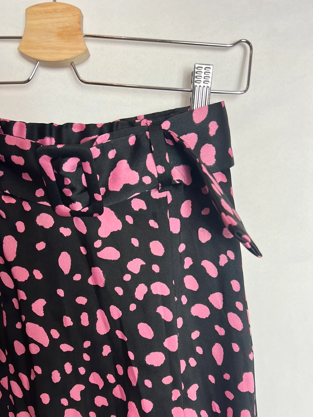 ZARA. Falda midi aperturas . TXS - Imagen 2