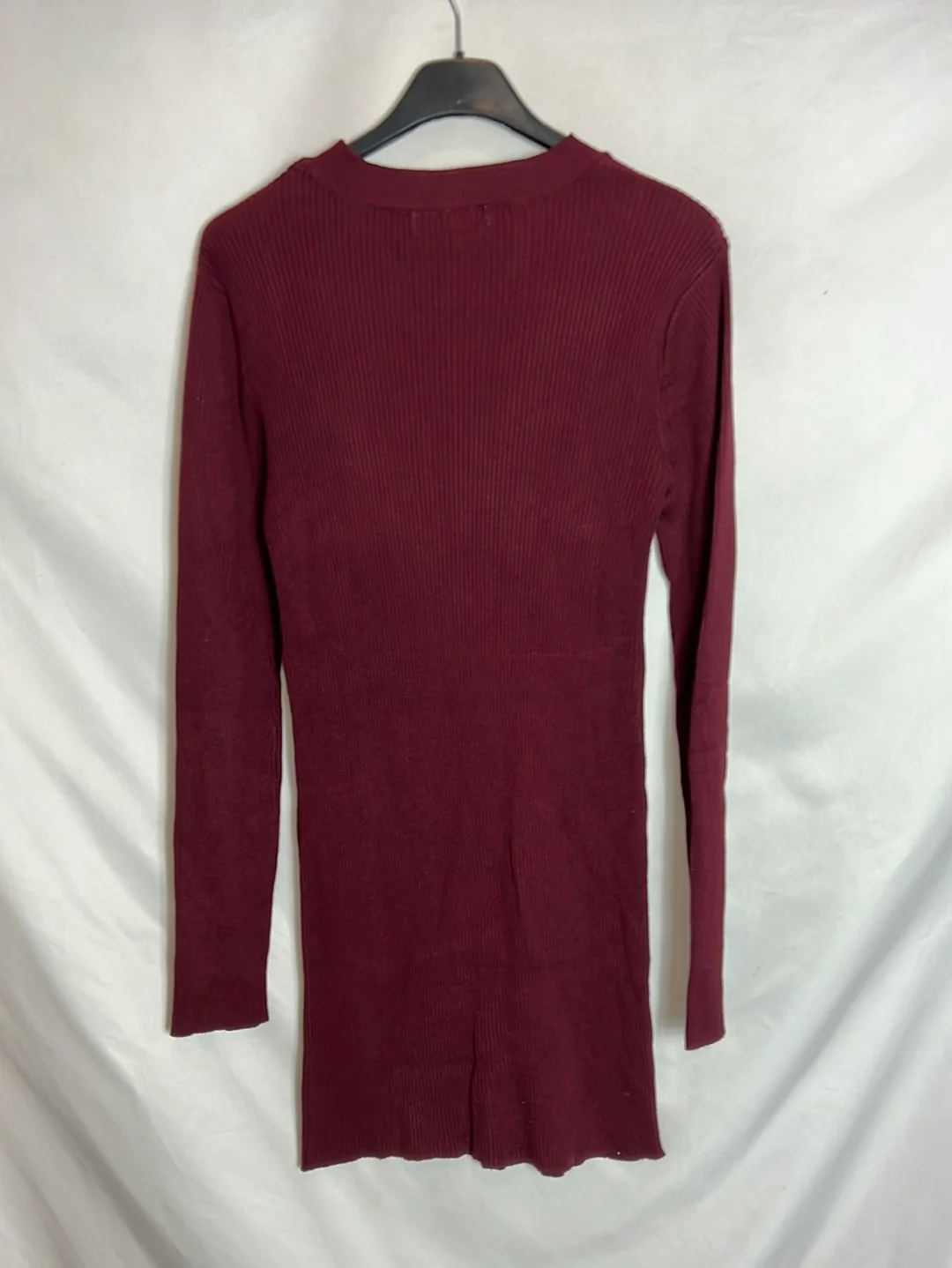 PULL&BEAR . Vestido corto canalé burdeos. T M - Imagen 3