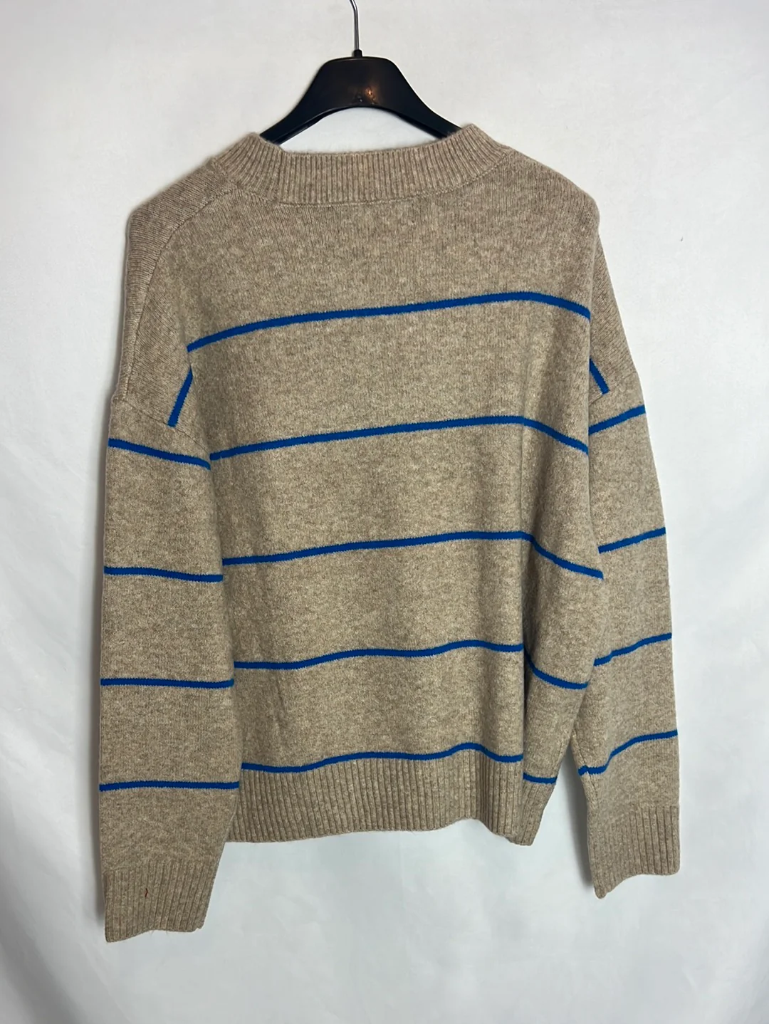 MANGO. Jersey beige rayas azules. T S - Imagen 4