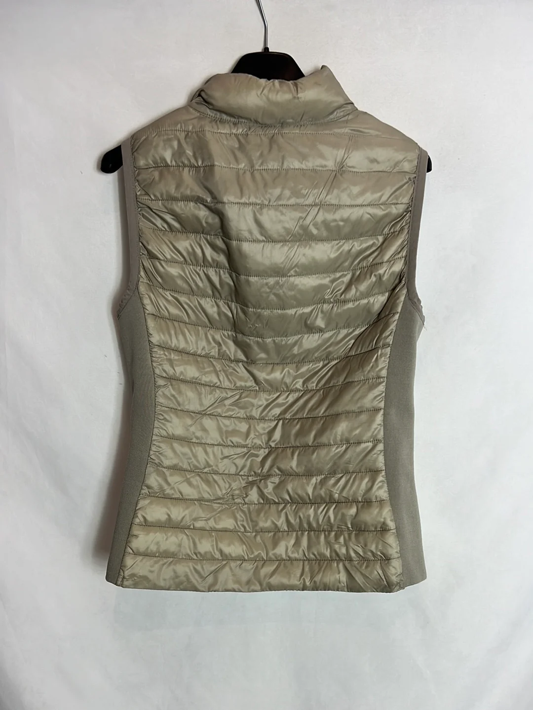 POMPOM. Plumas sin mangas beige. T M - Imagen 5