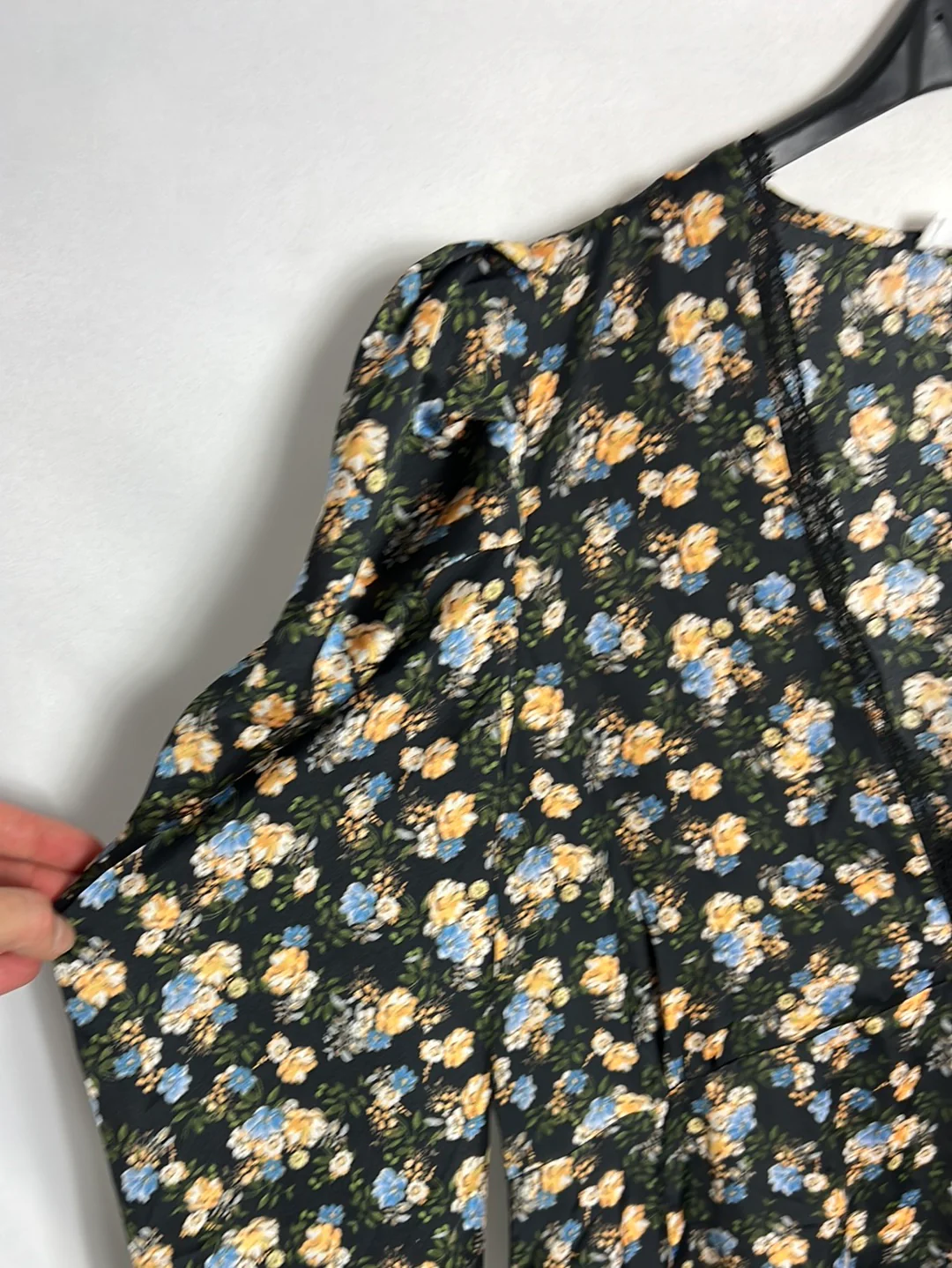 MANGO. Vestido midi detalle mangas y encaje . T S - Imagen 3