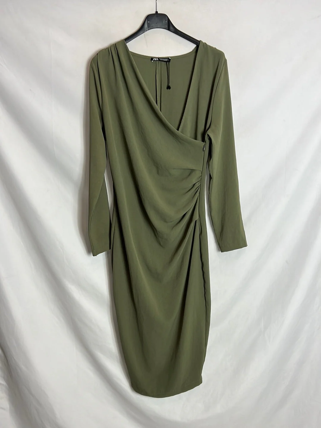 ZARA. Vestido midi fruncido. T M
